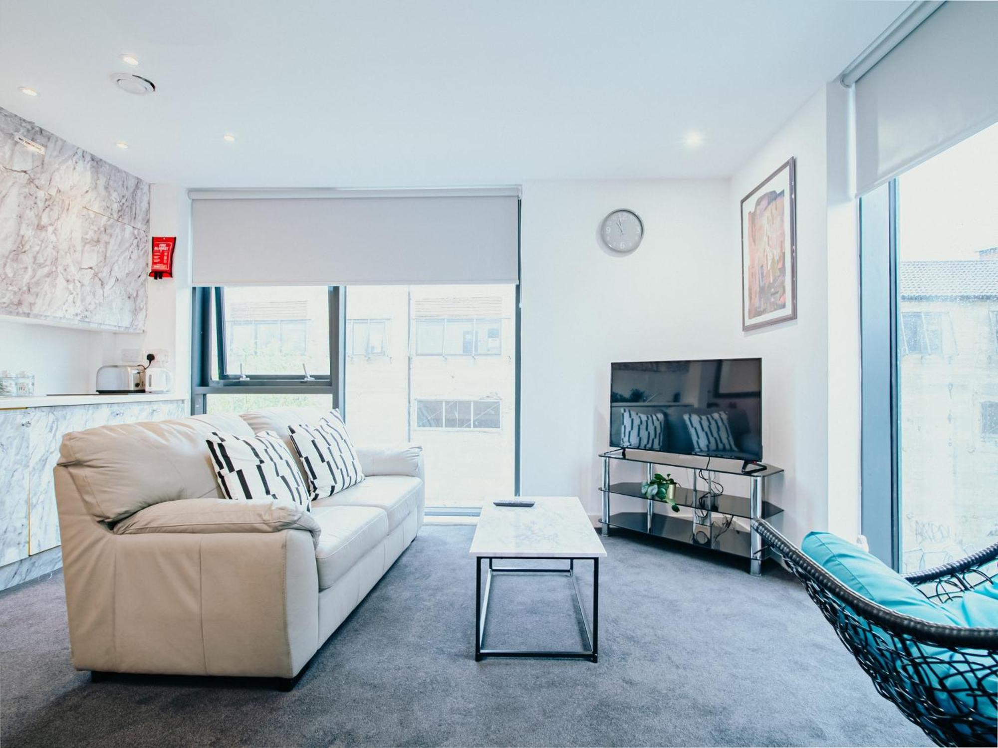 Airy And Bright In Center Apartment Sheffield